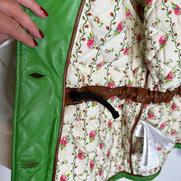 NWT Gucci QUILTED JACKET GREEN lamb skin from Gucci button closing pockets 40 S - Picture 7 of 16
